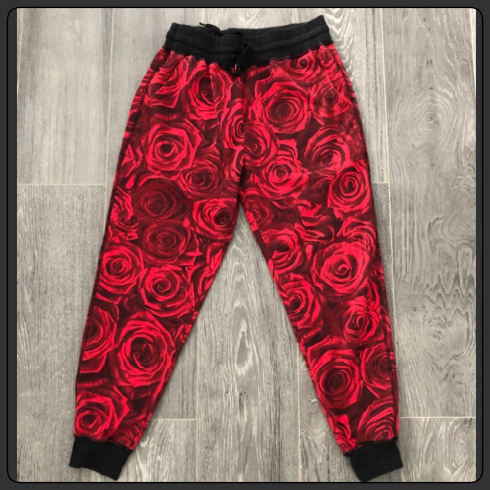 🌹 Red Rose Joggers 🌹